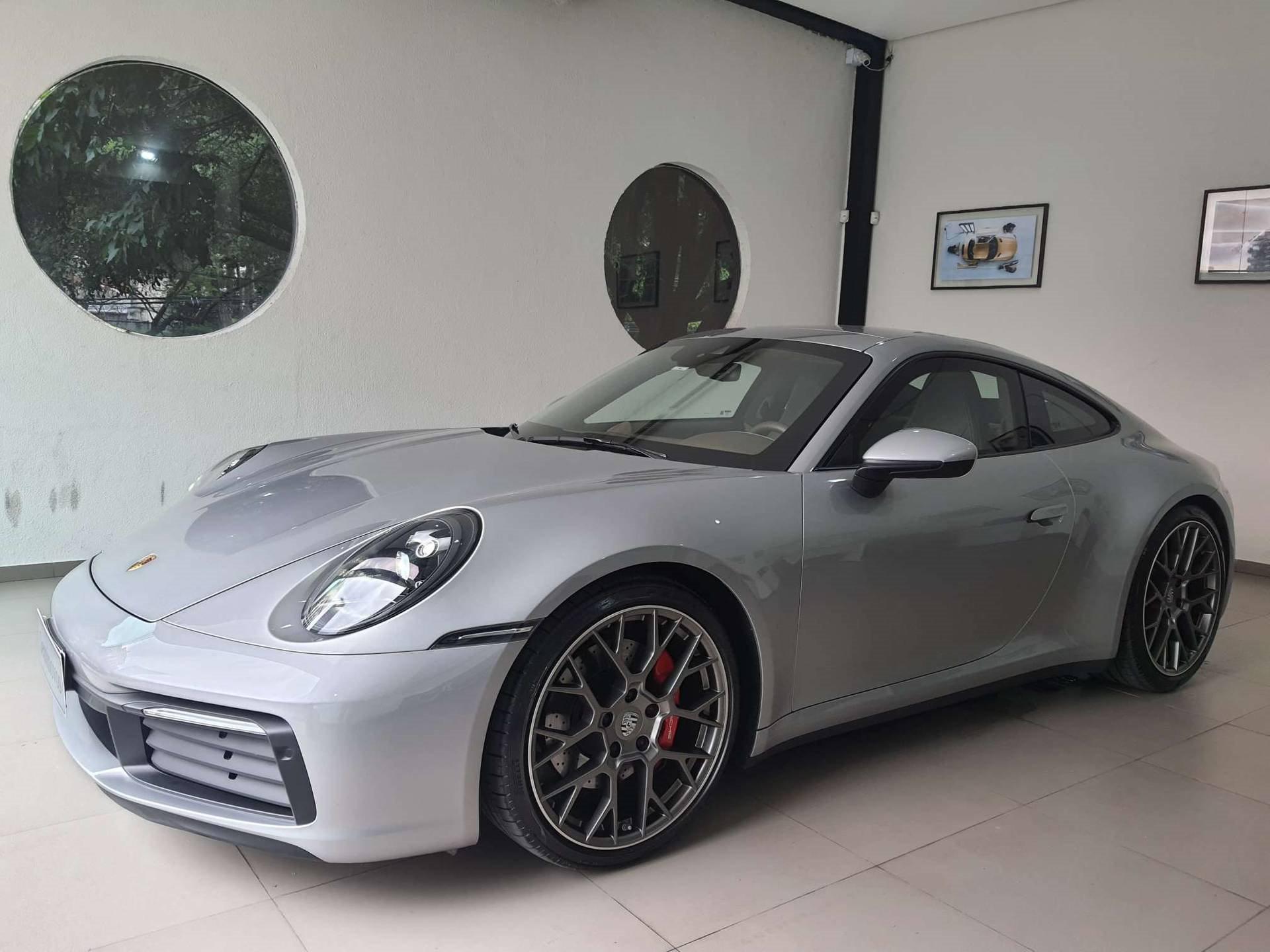 911