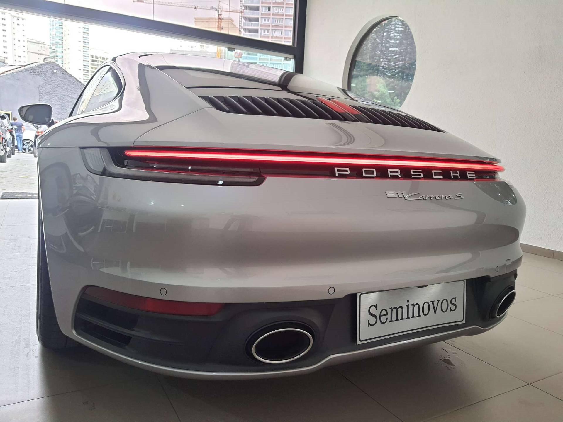 911