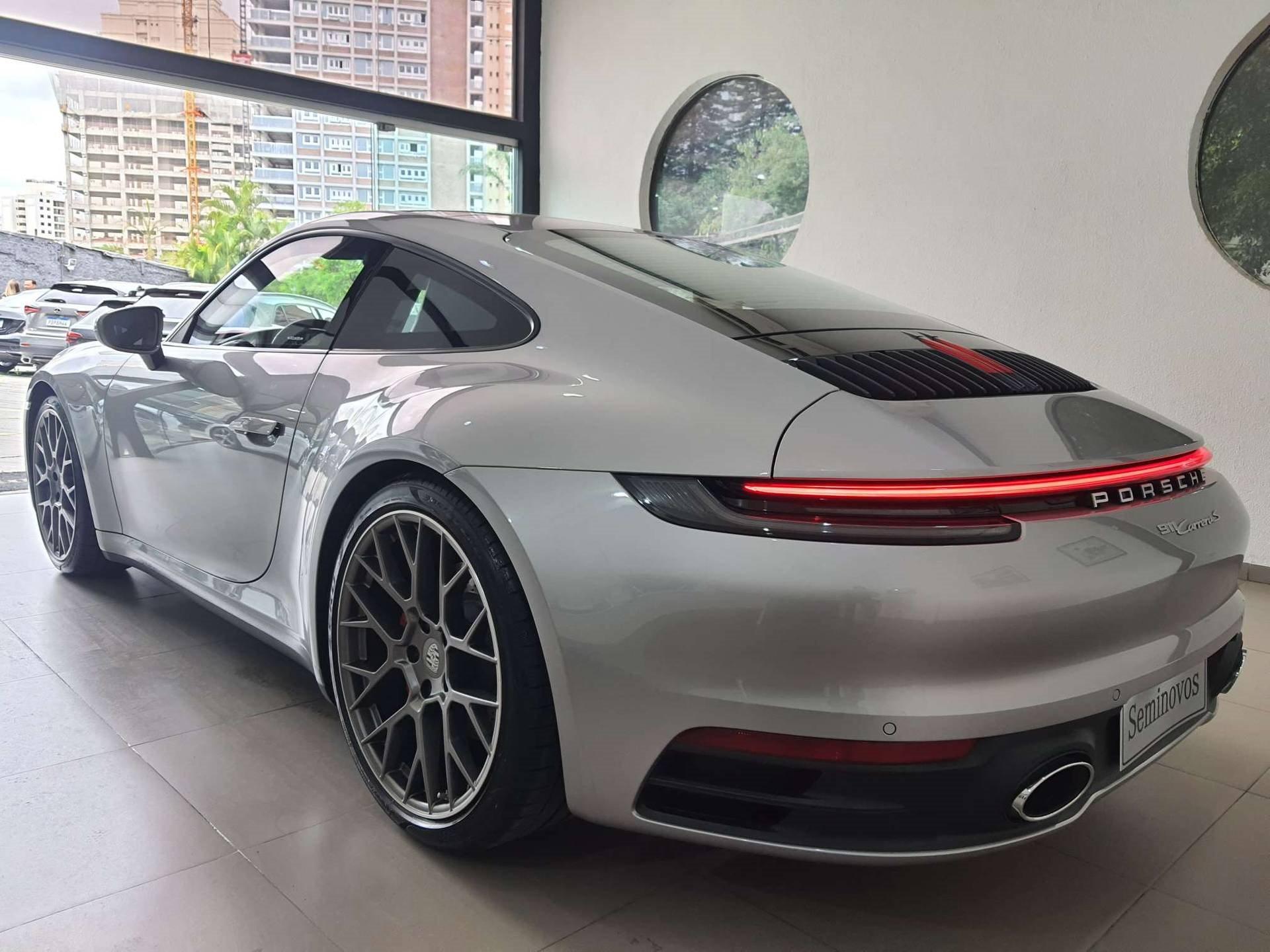 911